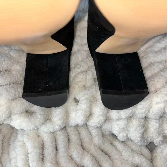 Marc Jacobs Zala Block Heel Pointed Toe Velvet Pumps - Picture 7 of 8